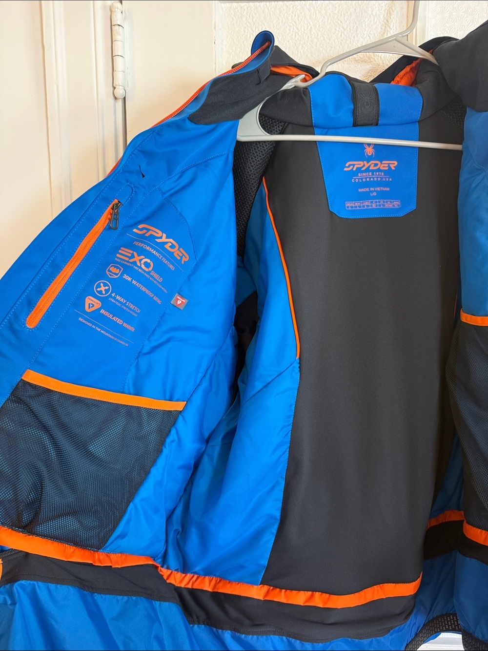 NEVER WORN Spyder Men’s Black and Blue Ski Jacket with Orange Accents - Picture 4 of 5